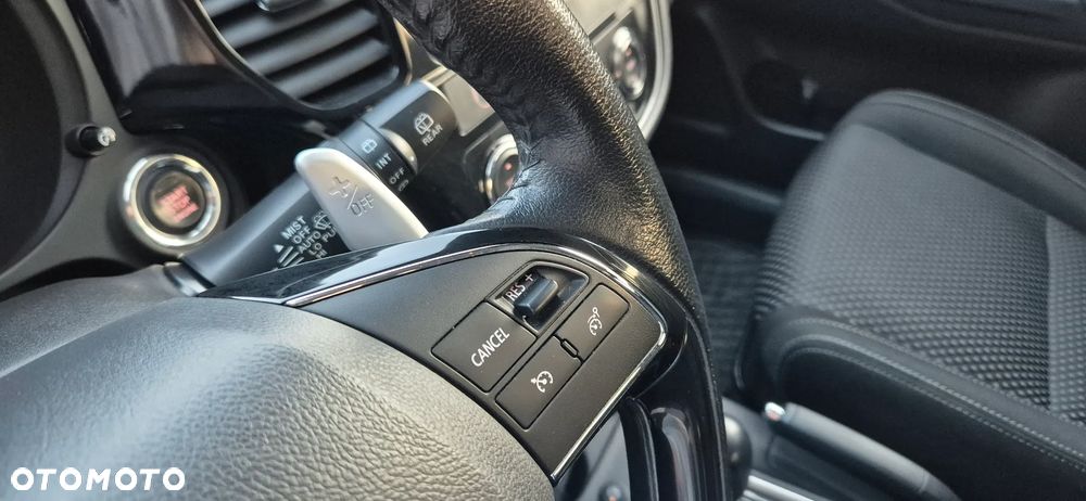 Mitsubishi Outlander 2.0 Intense + 4WD CVT - 36