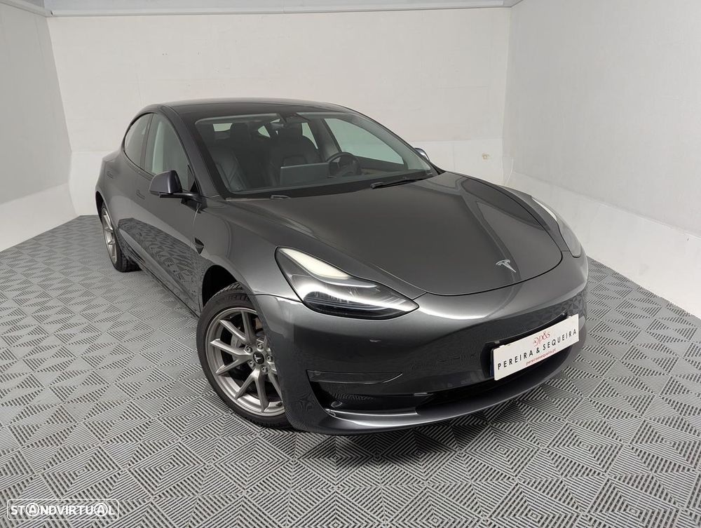 Tesla Model 3 Long Range Tração Traseira - 2