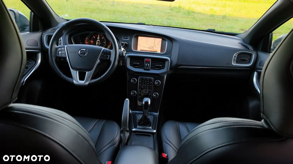 Volvo V40 D3 Momentum - 19