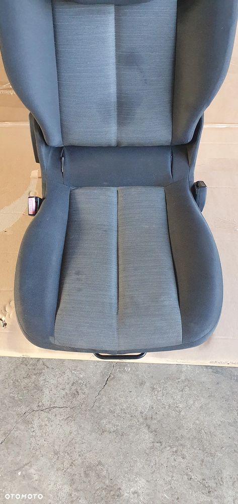 Fotel siedzenie lewy tył tylne lewe Renault Scenic II 2 - 6