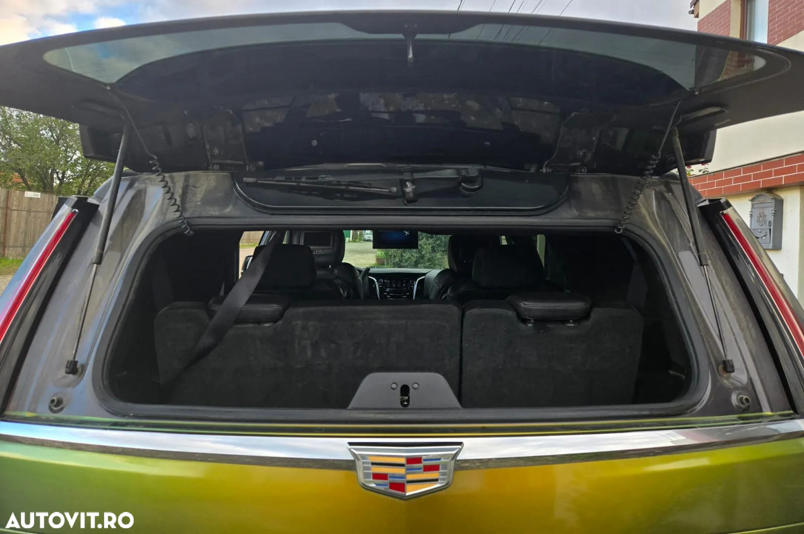 Cadillac Escalade 6.2 V8 AWD AT Platinum - 30