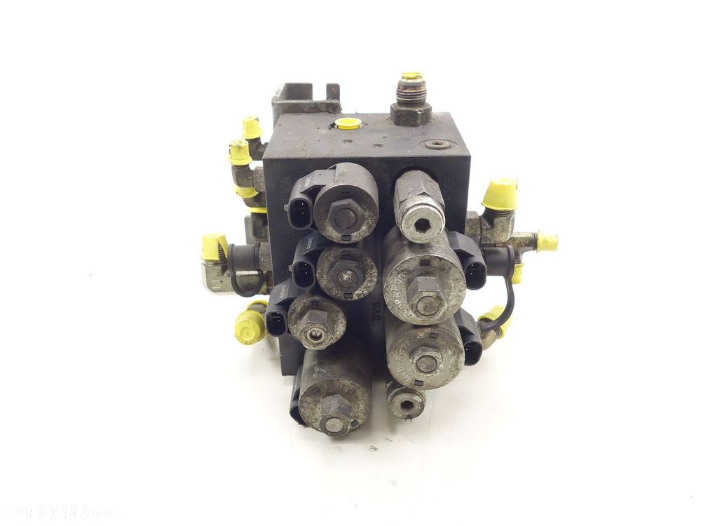 Zamiatarka Tennant M20 Rozdzielacz Hydrauliczny 1038566 - 2
