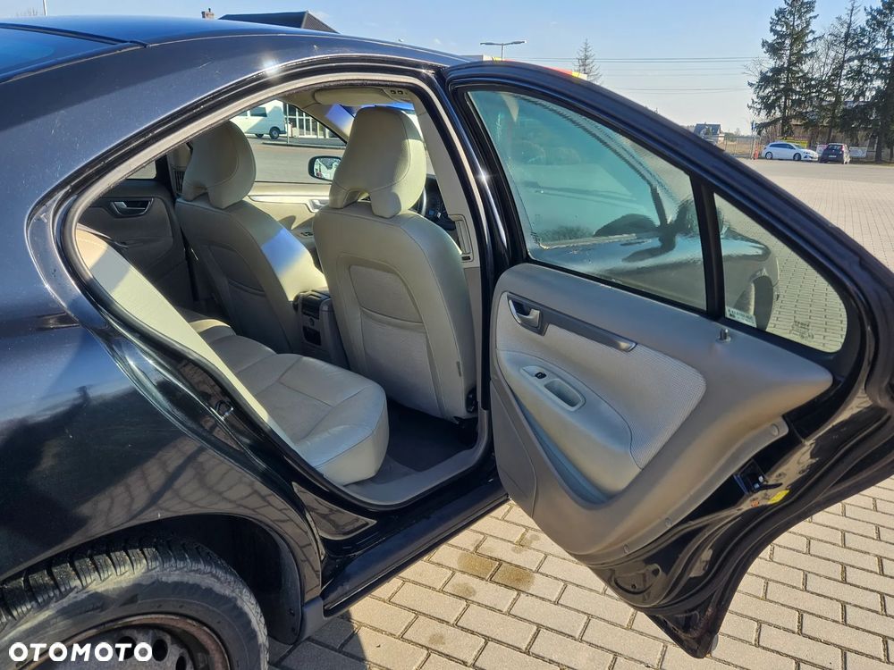 Volvo S60 2.4D5 Momentum - 6