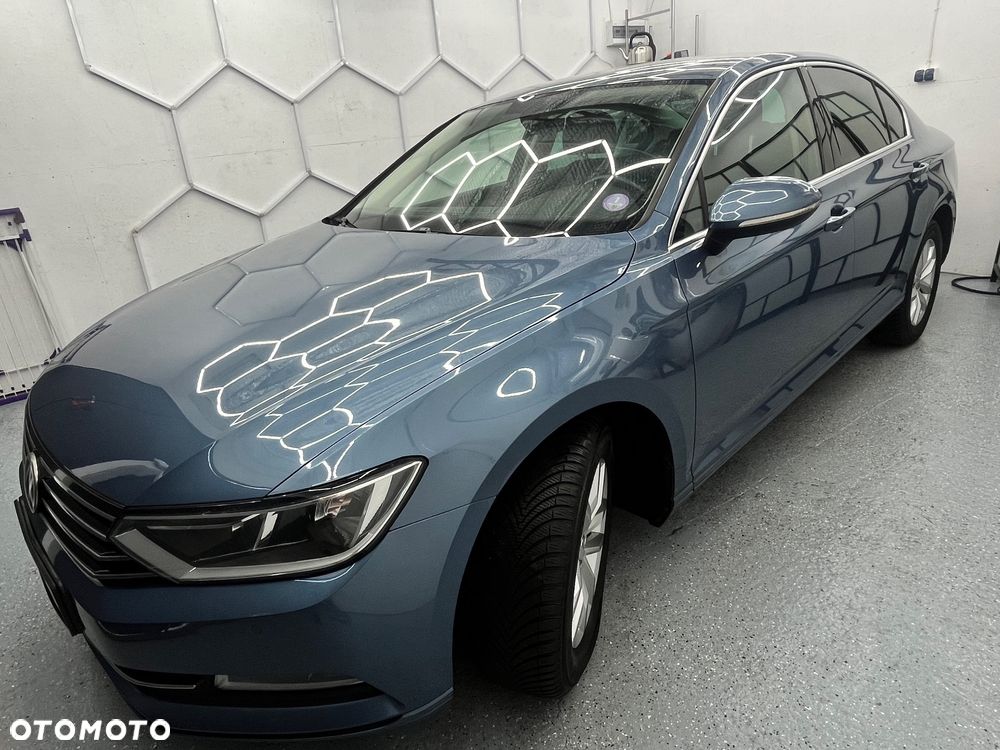 Volkswagen Passat - 13