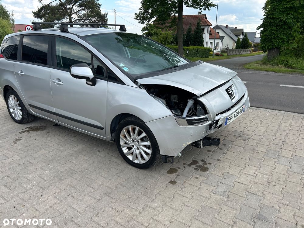 Peugeot 5008 - 17