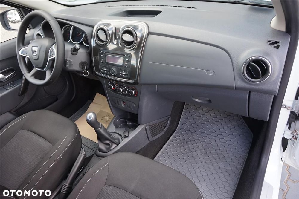 Dacia Sandero 1.2 16V Laureate - 11