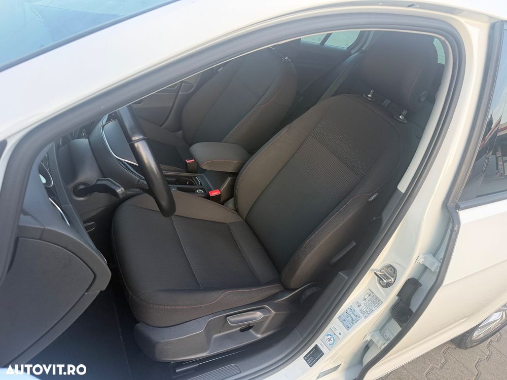 Volkswagen Golf 2.0 TDI Sound - 9