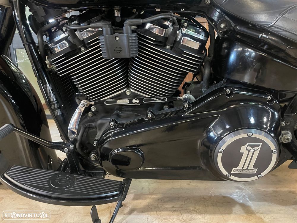Harley-Davidson Softail FLHCS Heritage Classic 114 - 10