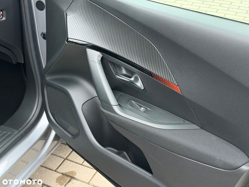 Peugeot 2008 PureTech 130 EAT8 Active Pack - 30