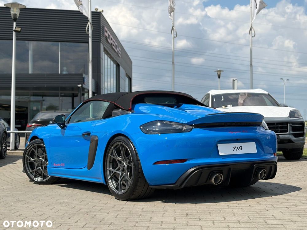 Porsche 718 Spyder - 5