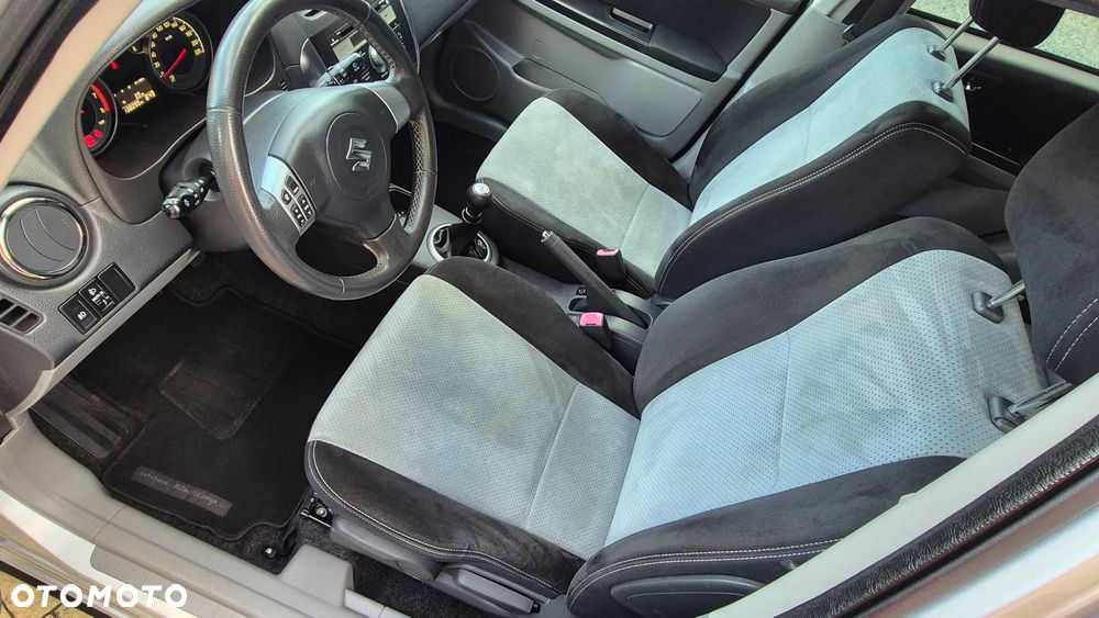 Suzuki SX4 1.6 VVT 4x4 Style - 16