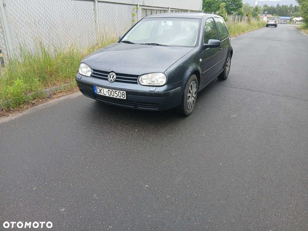 Volkswagen Golf - 2