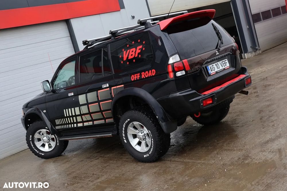 Mitsubishi Pajero - 4