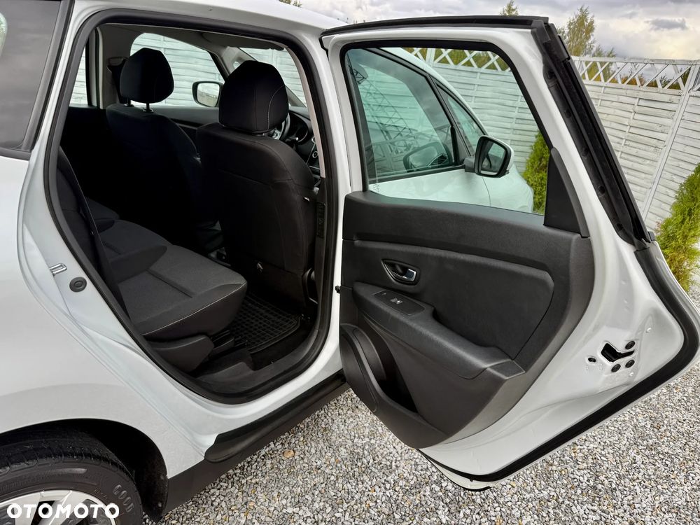 Renault Scenic BLUE dCi 120 BUSINESS EDITION - 37