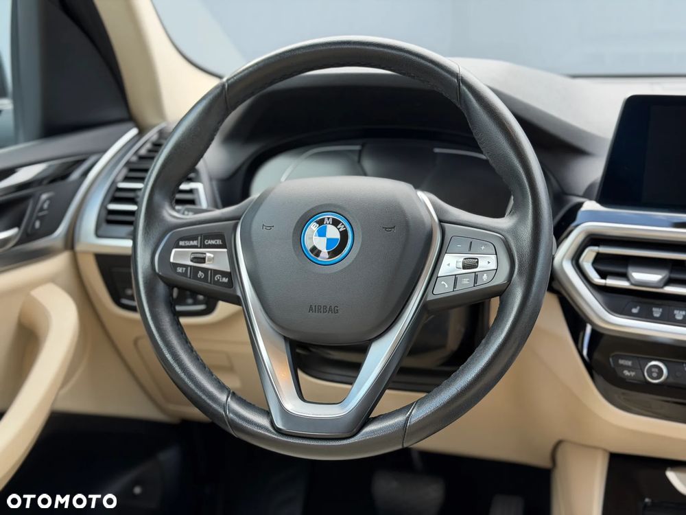 BMW X3 xDrive30e - 29