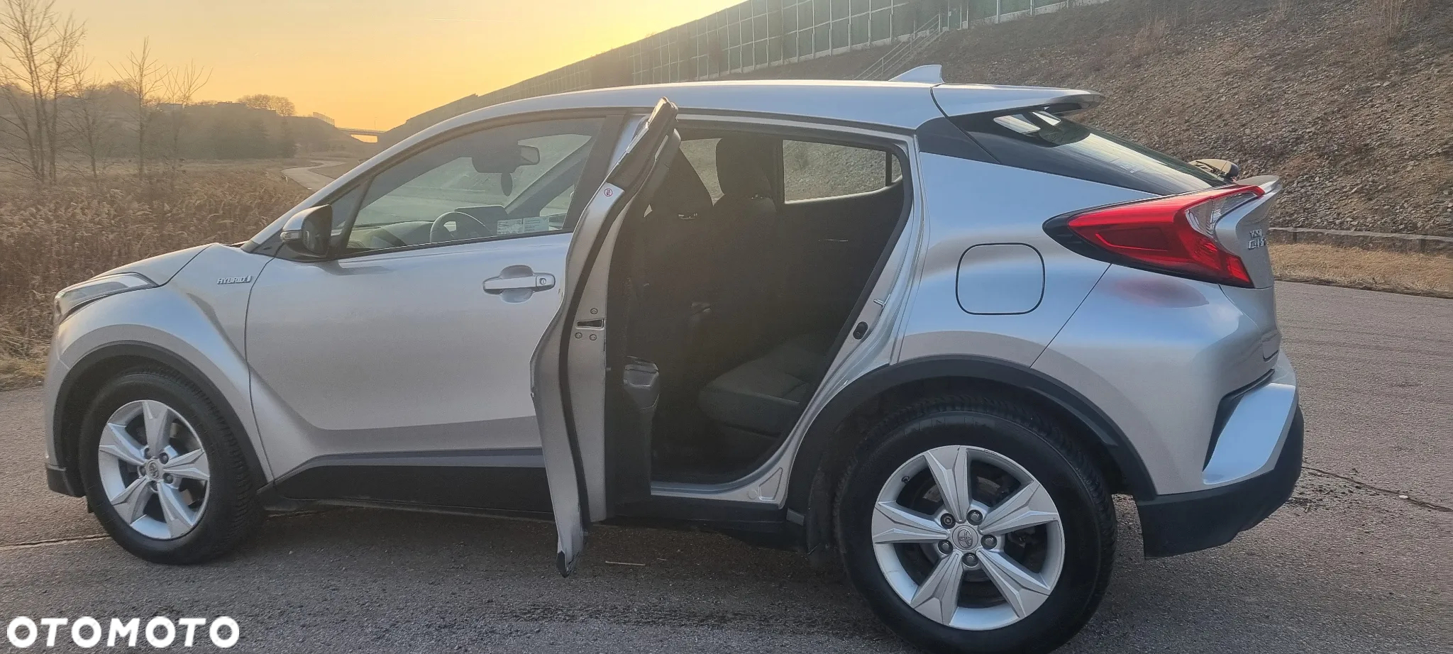 Toyota C-HR 1.8 Hybrid Dynamic - 11