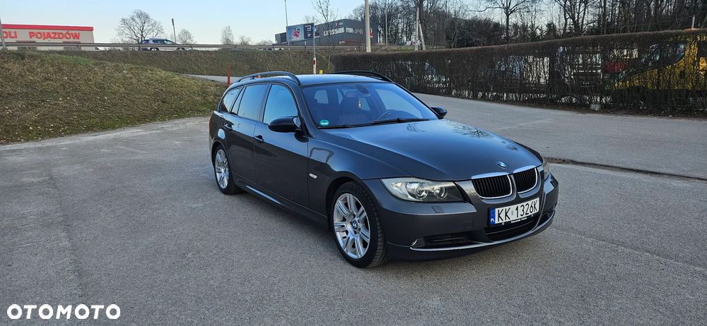 BMW Seria 3 320i - 11