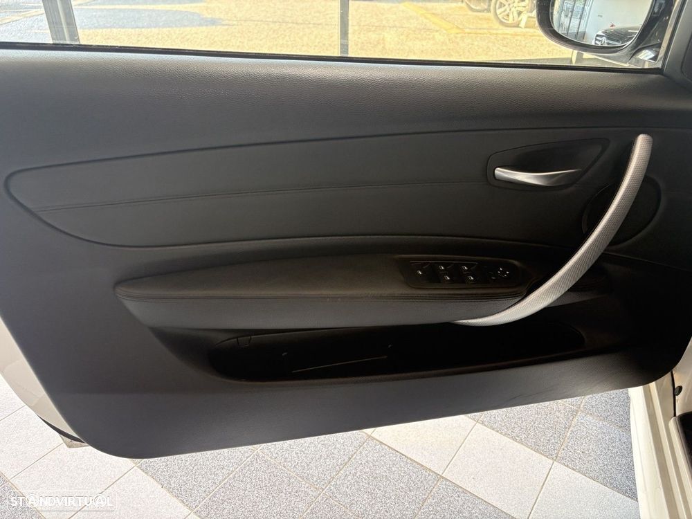 BMW 120 d Limited Edition Lifestyle c/ M Sport Pack - 10