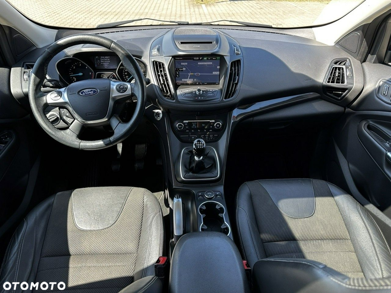 Ford Kuga 2.0 TDCi 2x4 Titanium - 16