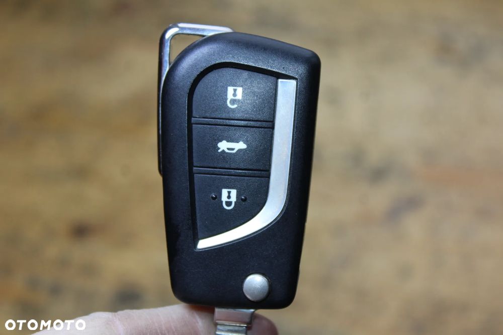 kluczyk obudowa kluczyka pilot toyota auris II oryginał - 4