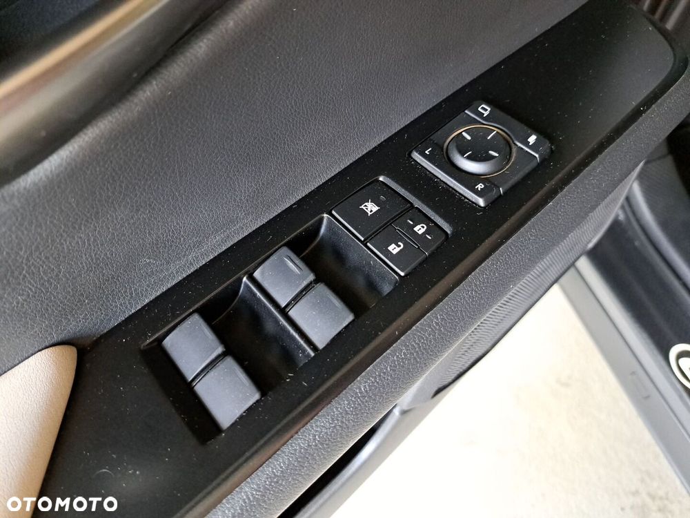 Lexus UX - 37