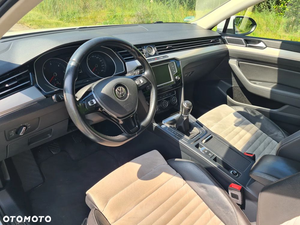 Volkswagen Passat - 10