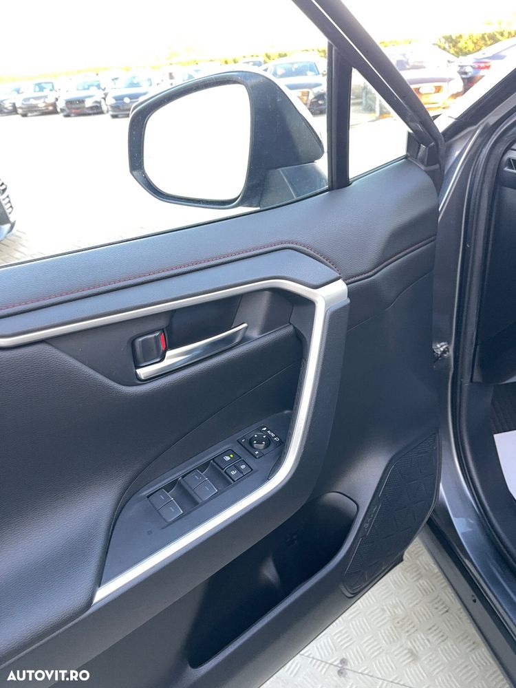 Toyota RAV4 ver-2-5-phev-vvt--ie-4x4-style-bi--tone - 31