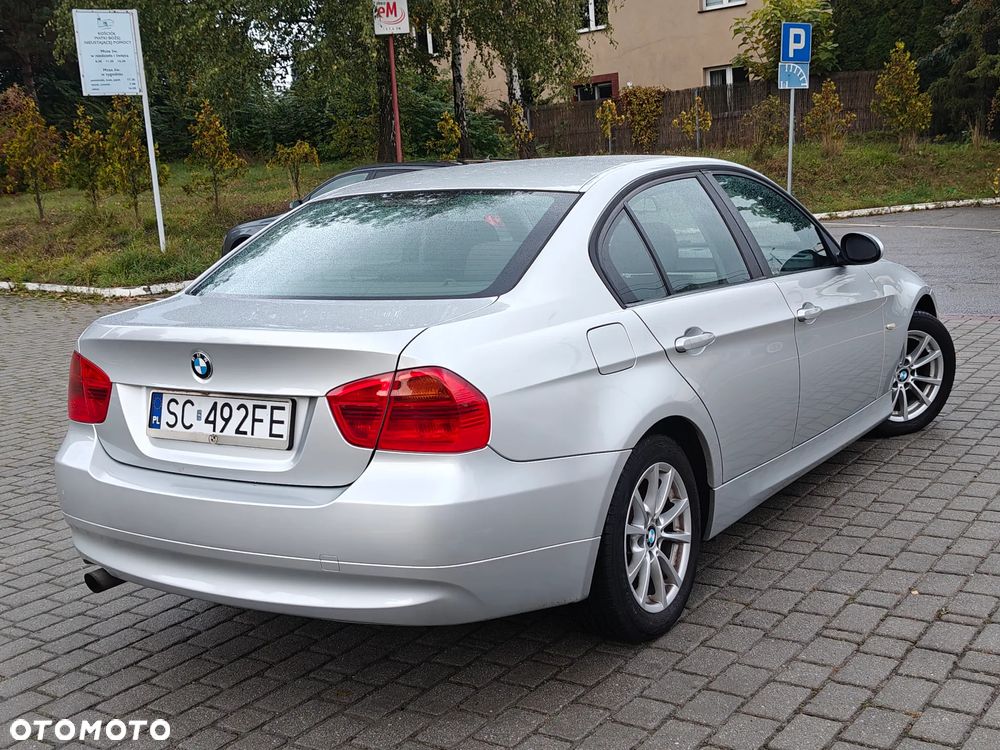 BMW Seria 3 318d - 26