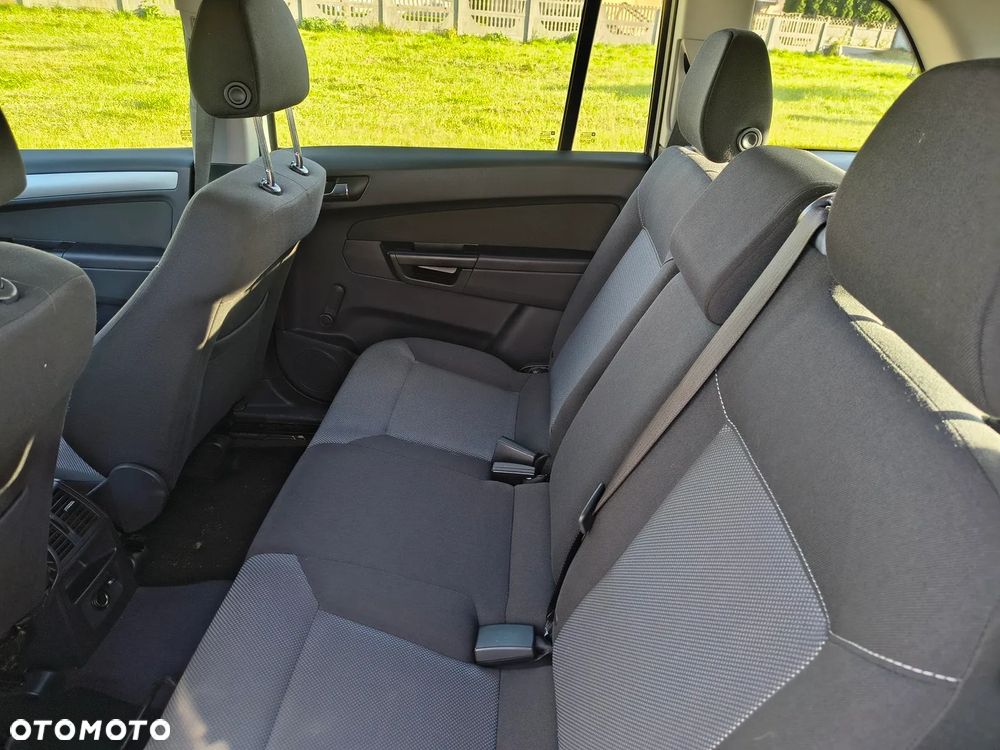 Opel Zafira - 12