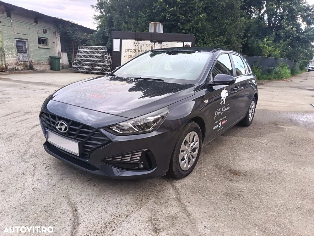 HYUNDAI i30