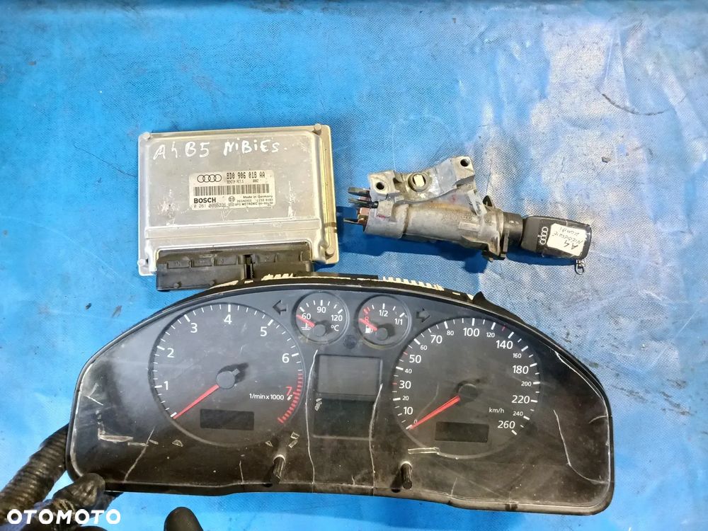 ZESTAW STARTOWY do odpalenia AUDI A4 B5 FL 1.8 20V Sterownik silnika ECU 8D0906018AA 4B0905851C licznik 8D0920900P - 1