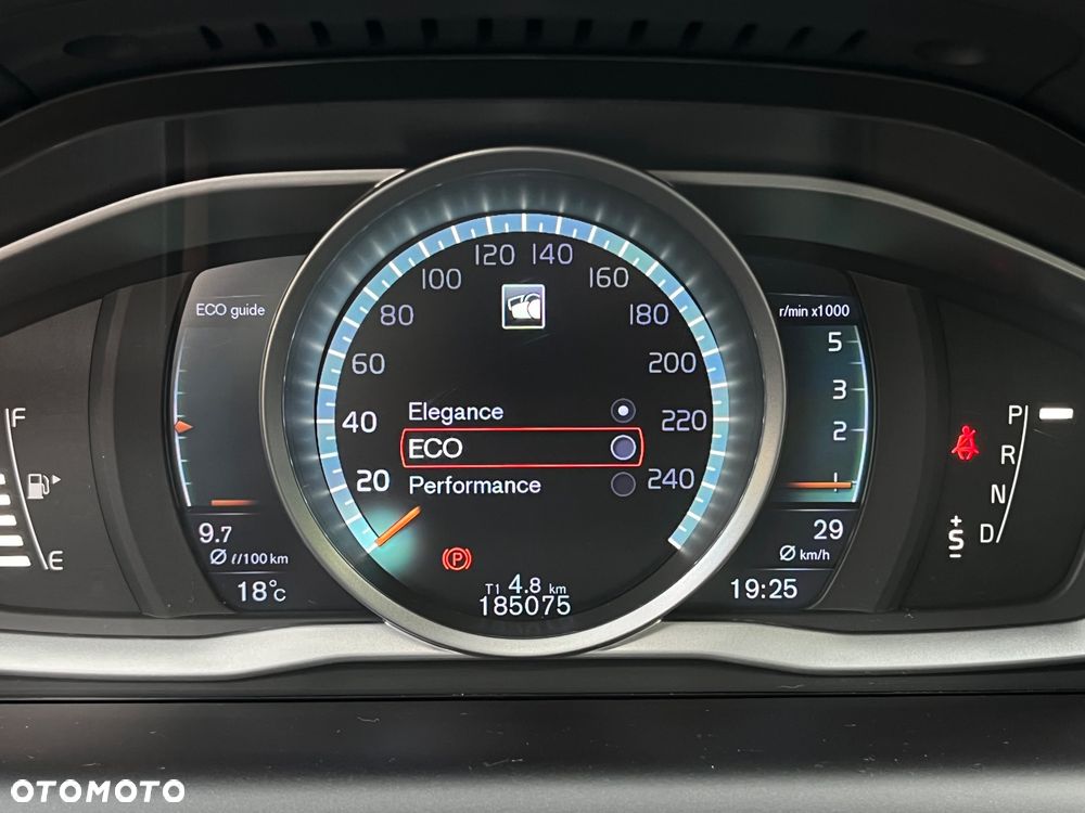 Volvo XC 60 D4 Drive-E Ocean Race - 16