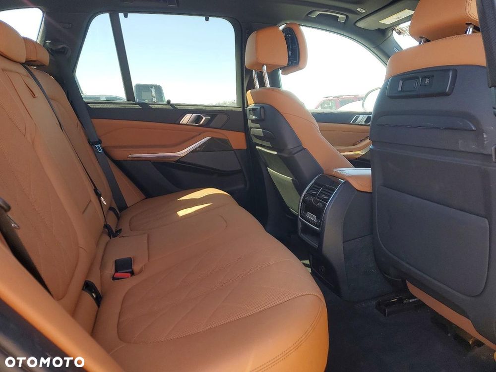 BMW X5 xDrive40i - 12