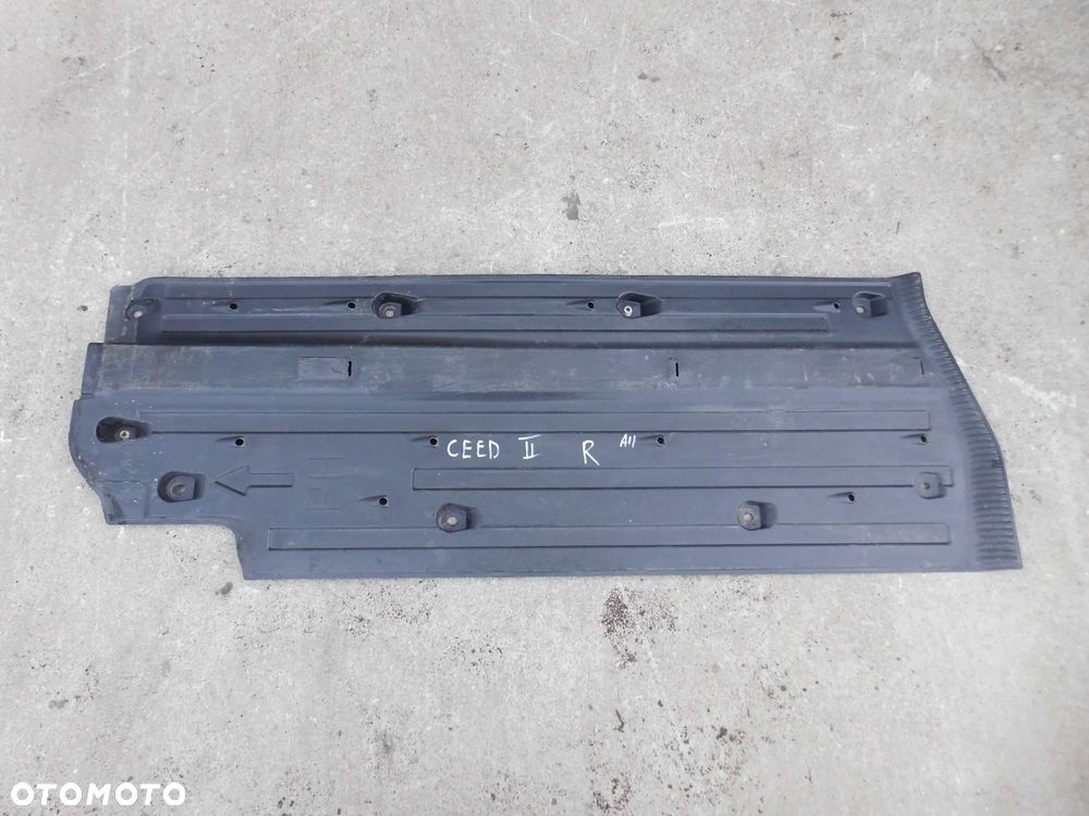 OSŁONA PODWOZIA 84146-A6000 KIA CEED II HATCHBACK HYUNDAI I30 II PRAWA ORYGINAŁ