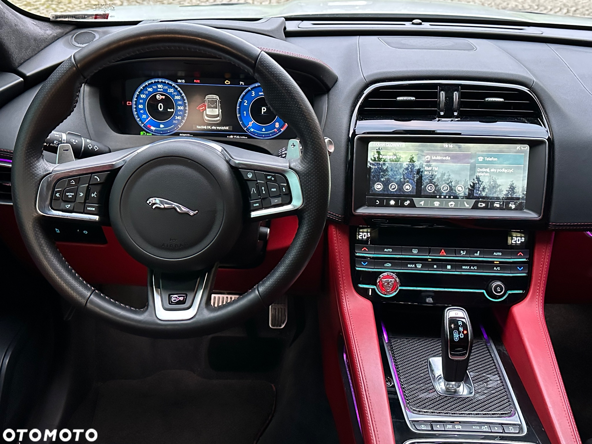Jaguar F-Pace 5.0 V8 P550 AWD SVR - 6