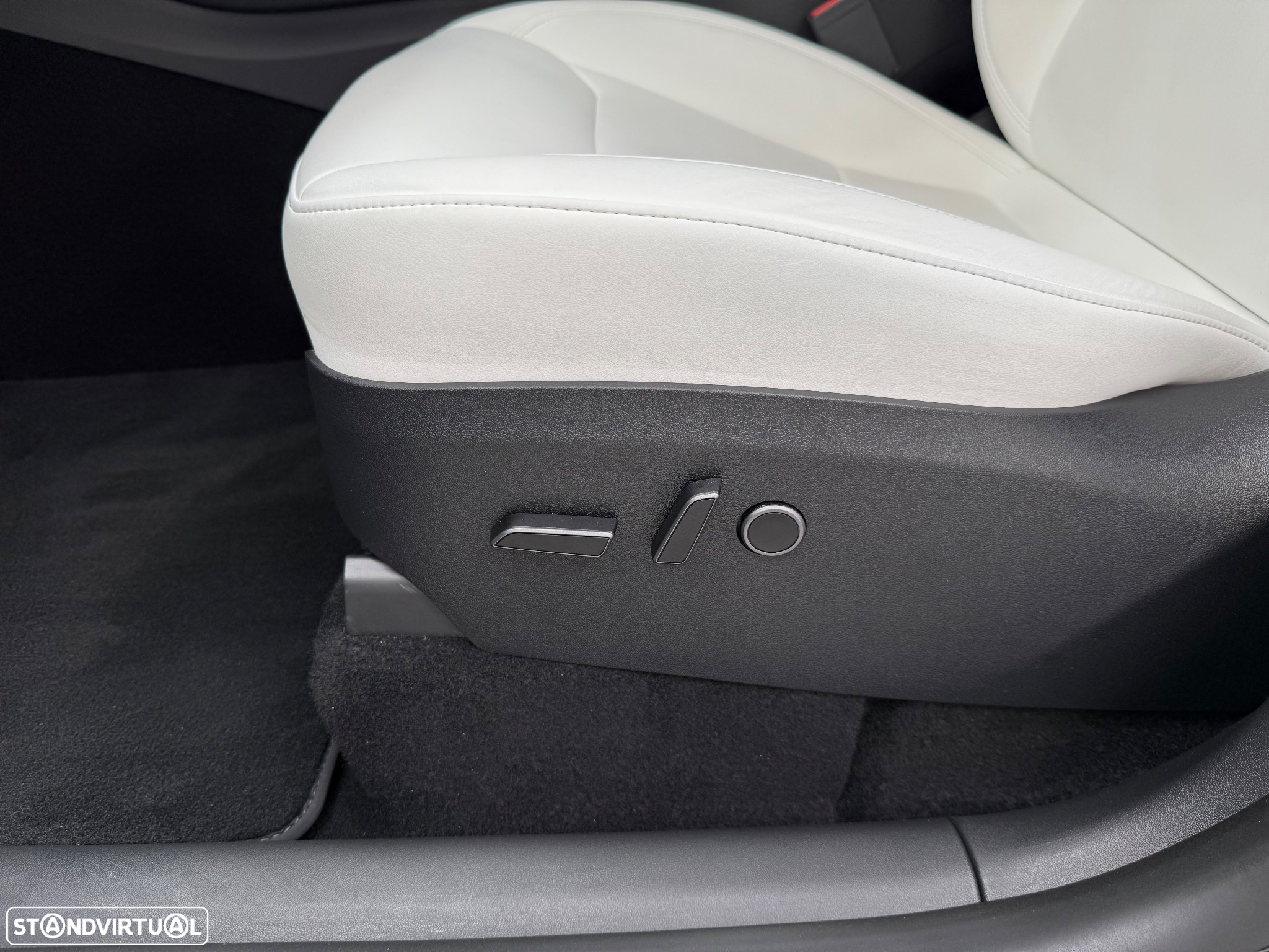 Tesla Model Y Long Range Tração Integral - 16