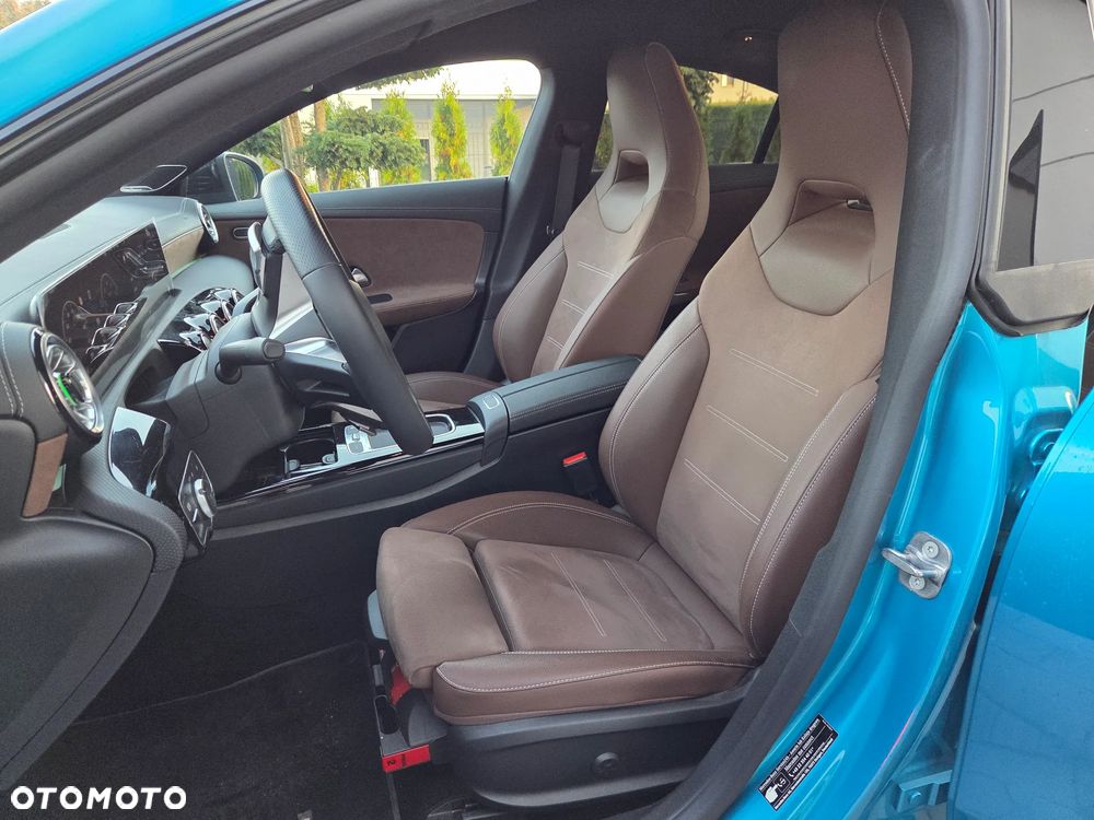 Mercedes-Benz CLA 220 mHEV 4-Matic AMG Line 8G-DCT - 9