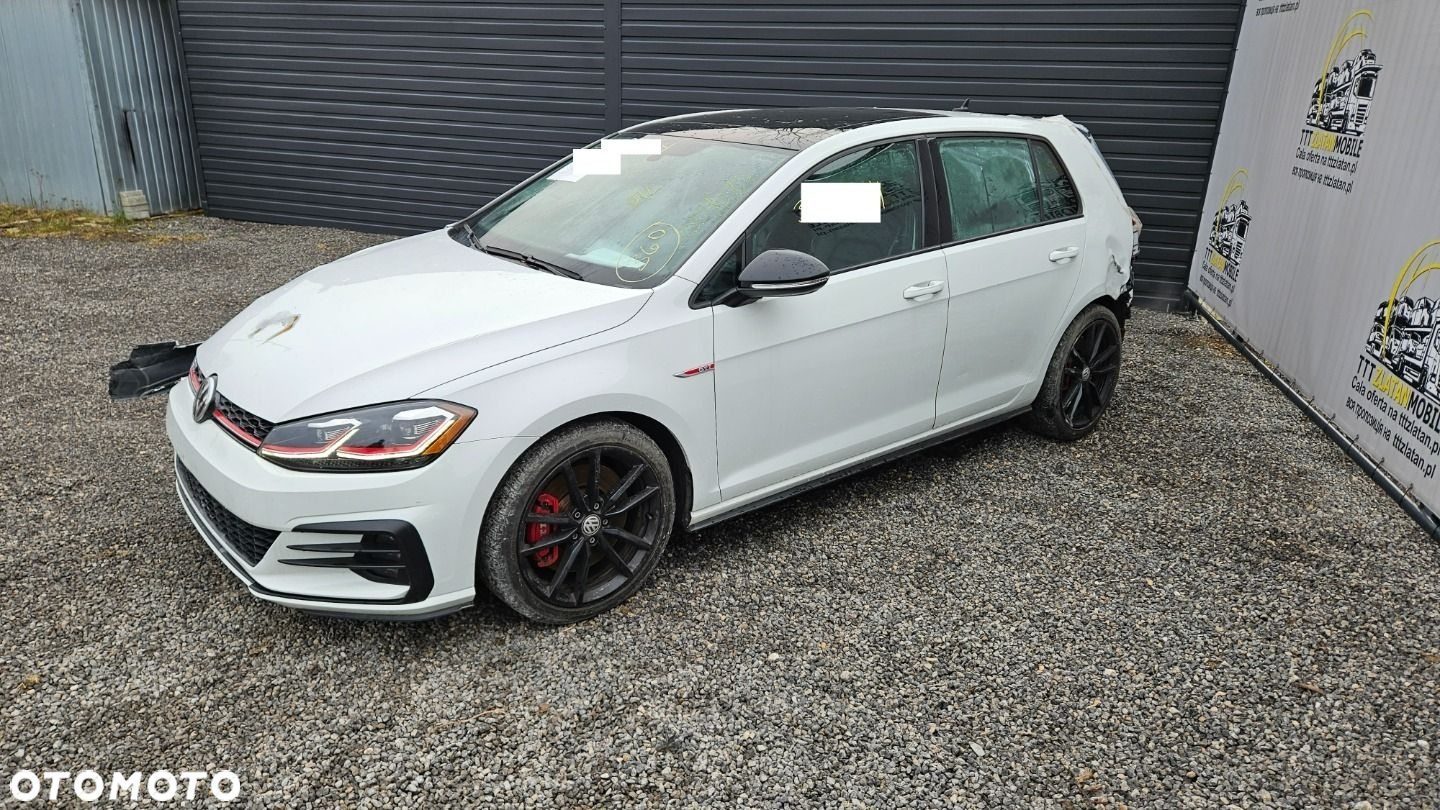 Volkswagen Golf - 3
