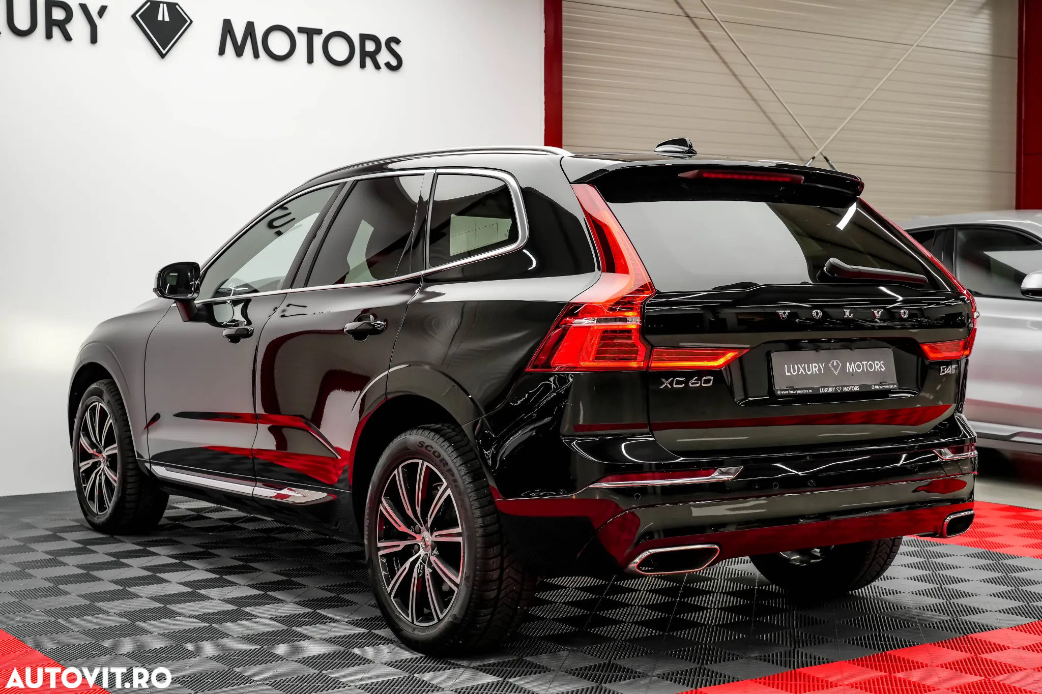 Volvo XC 60 B4 MHEV AWD Inscription - 19