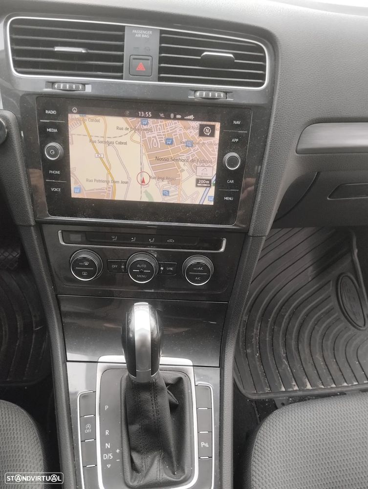 VW Golf Variant 1.6 TDi Confortline DSG - 4