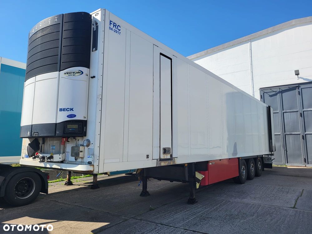 Schmitz Cargobull SKO 24 - 1