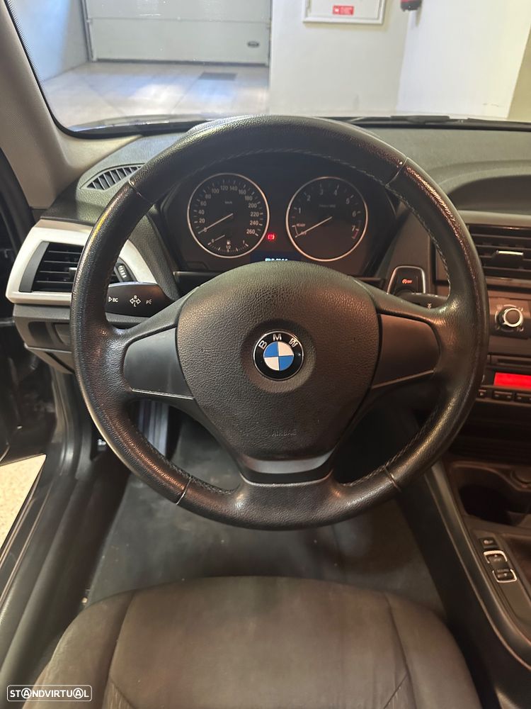 BMW 116 i Line Urban - 14