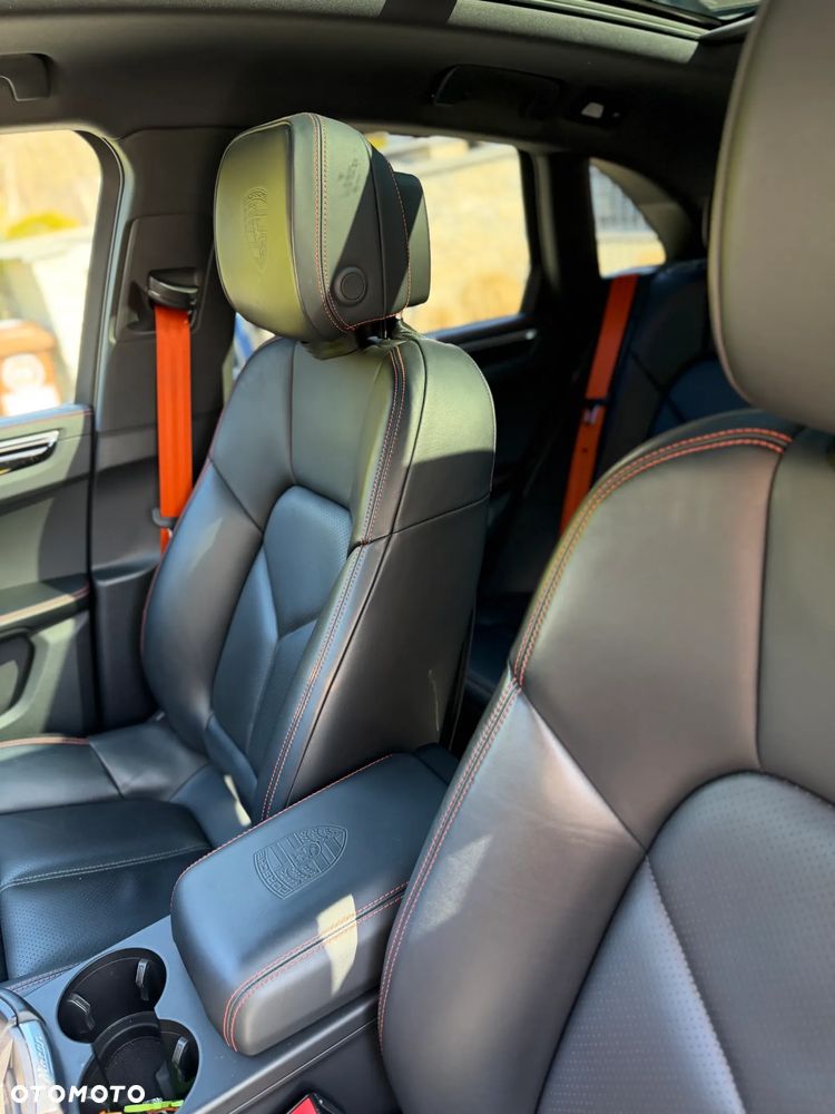 Porsche Macan T - 11