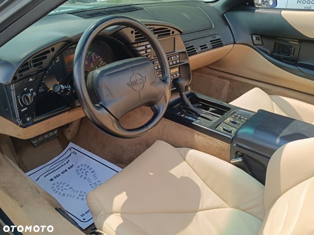 Chevrolet Corvette - 9