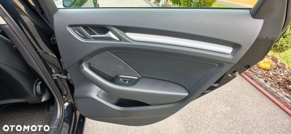 Audi A3 Sportback 1.6 TDI Ambiente - 16