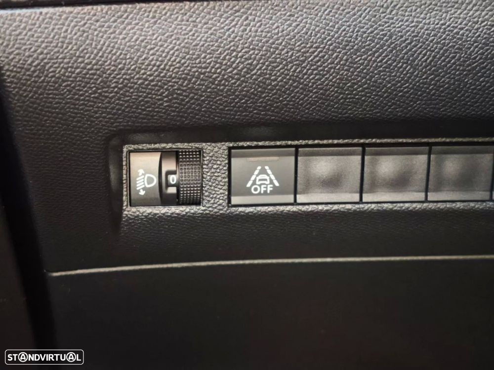 Peugeot e-2008 50 kWh Allure - 21