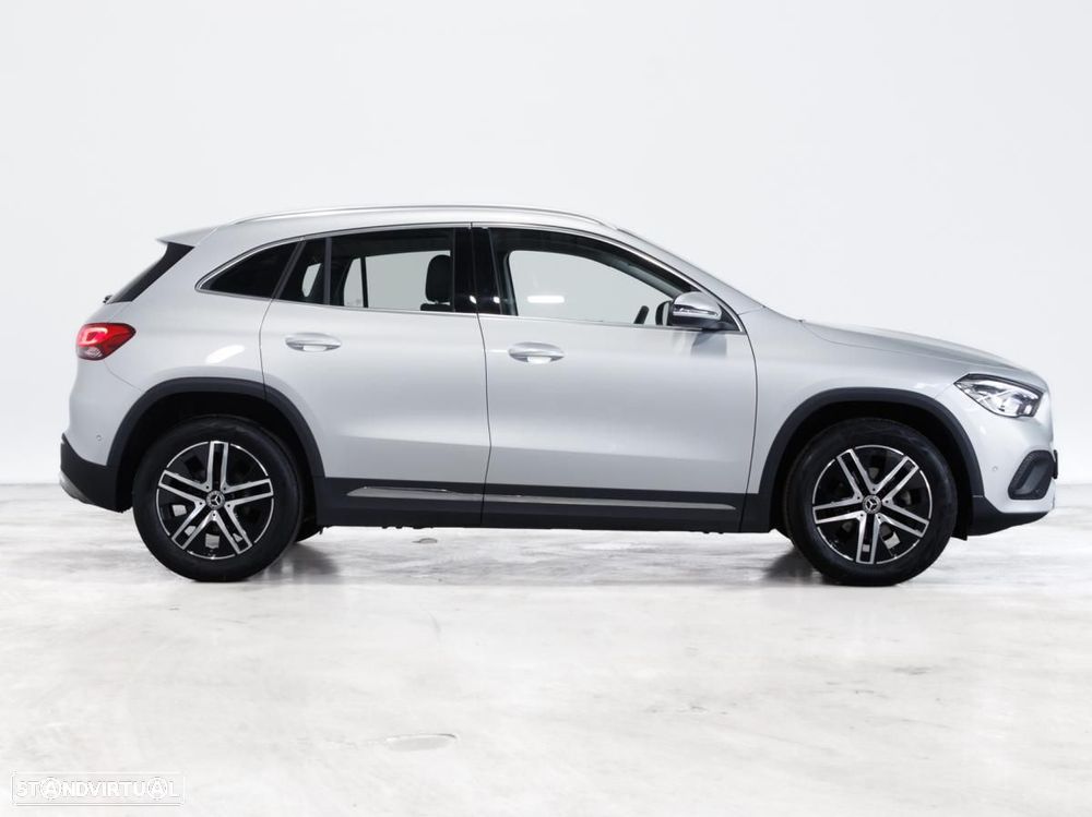 Mercedes-Benz GLA 180 7G-DCT Progressive - 2