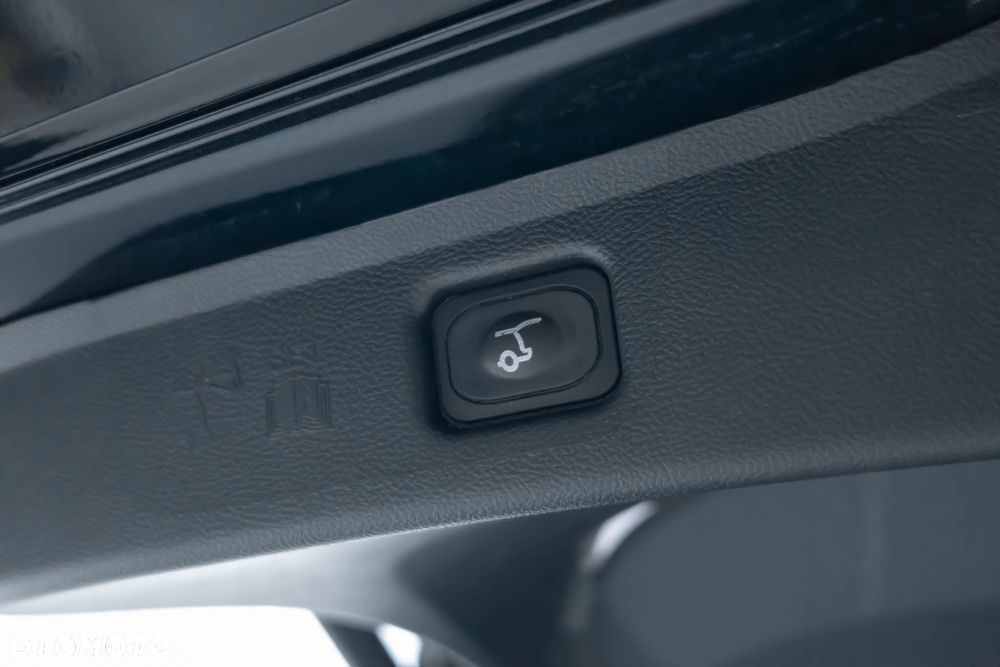 Ford S-Max 2.5 Duratec FHEV ST-LINE - 39