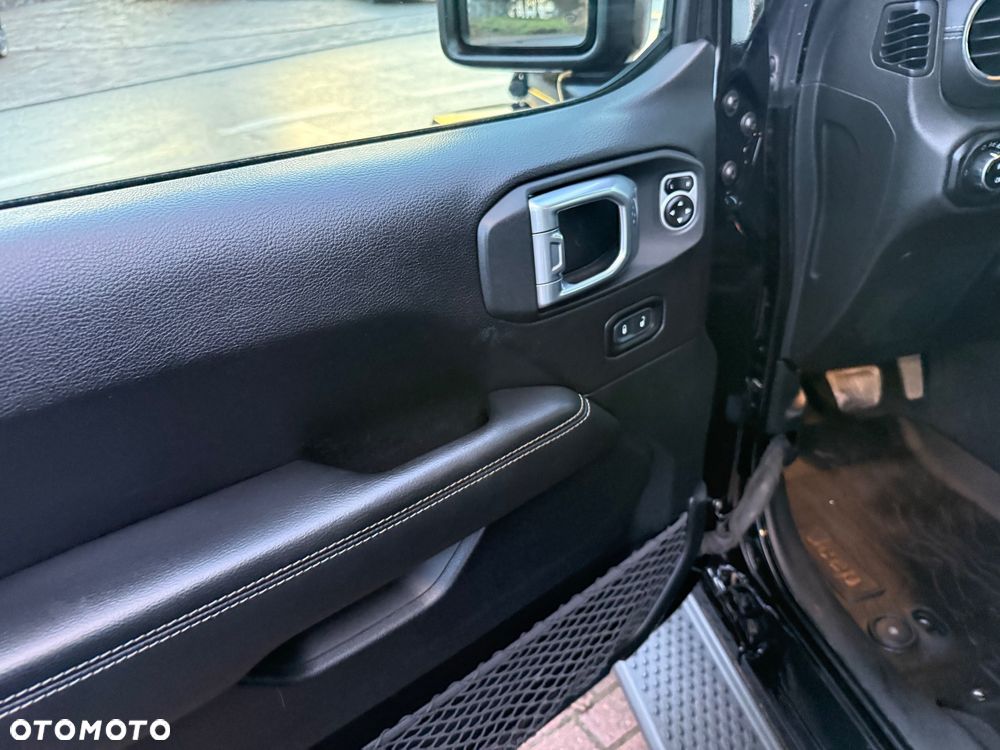 Jeep Wrangler Unlimited GME 2.0 Turbo Sahara - 16