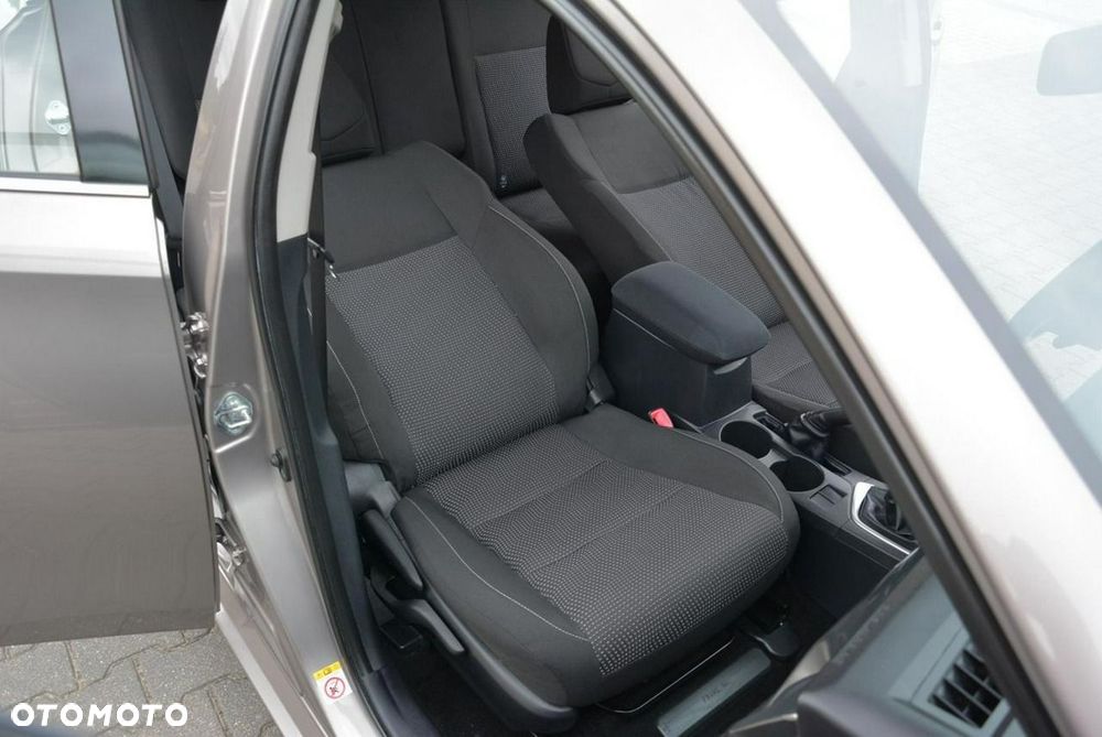 Toyota Auris 1.6 Executive - 16